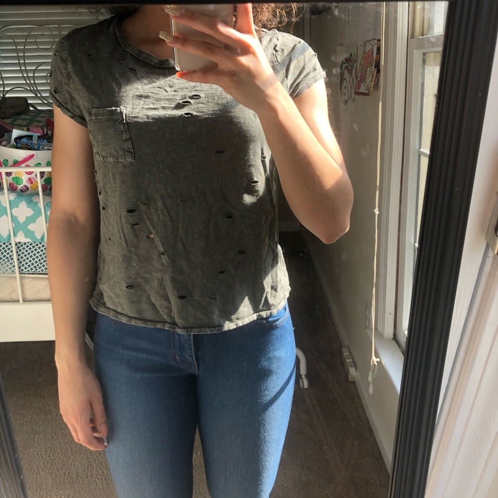 AE Ripped Shirt - Picture 3 of 3